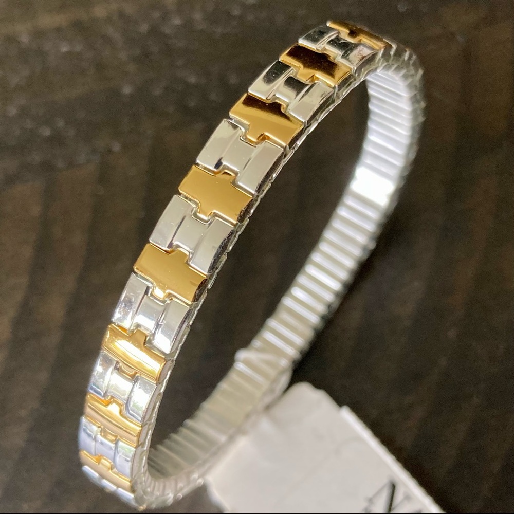 NWT cross bracelet